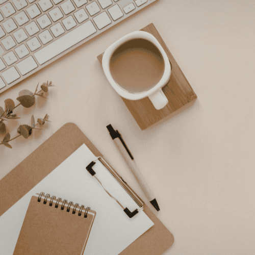 NKCC-FlatLay Desk top with Clip Board